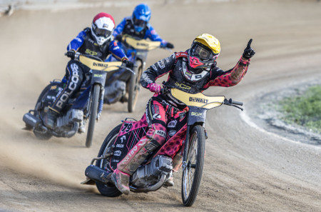 Adam Bubba Bednář vyhrál v lotyšské Rize závod FIM mistrovství světa SGP2 (do 21 let)